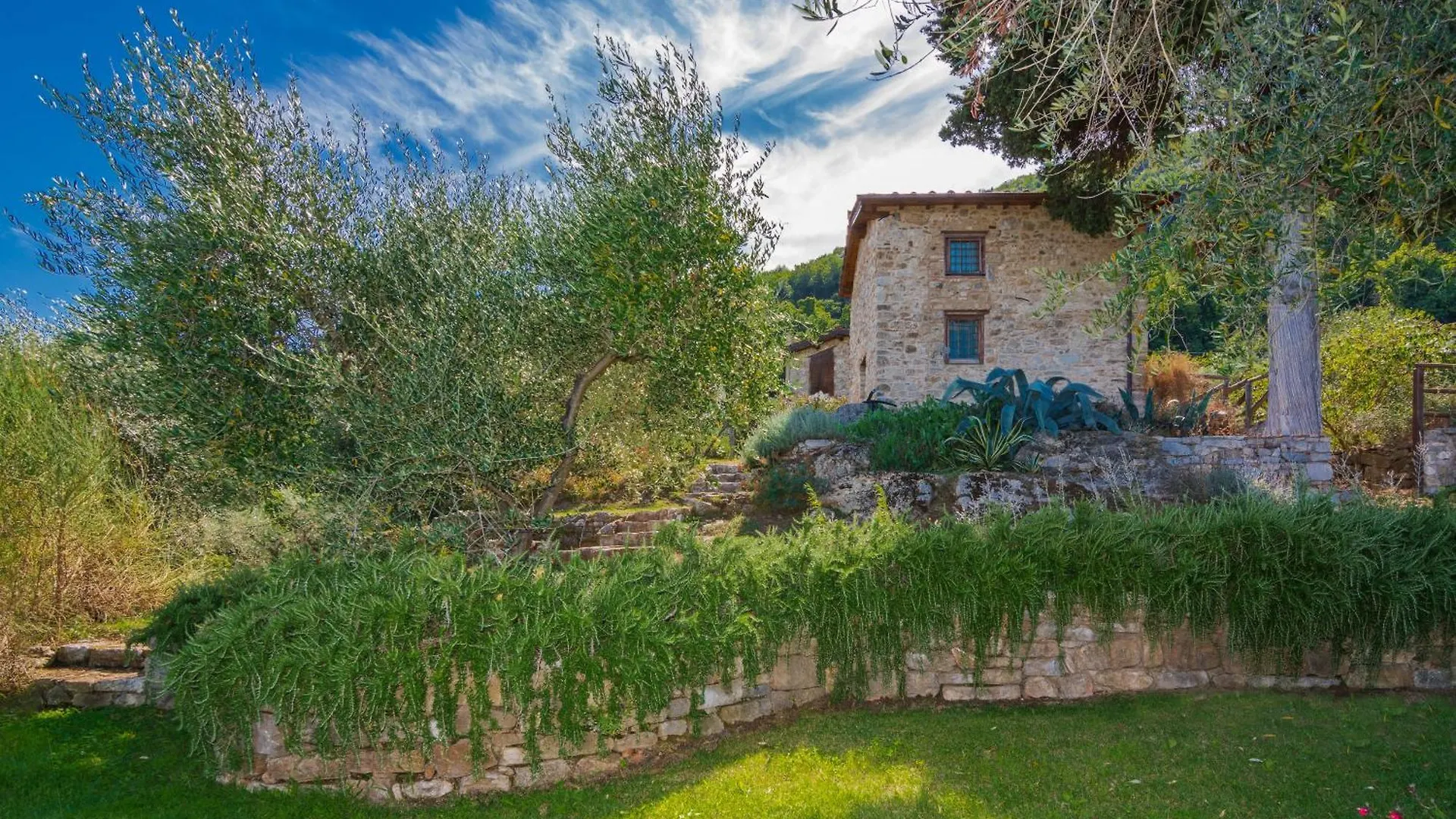 Tenuta San Giovanni Lucca - Borgo Ai Rovai 0*,